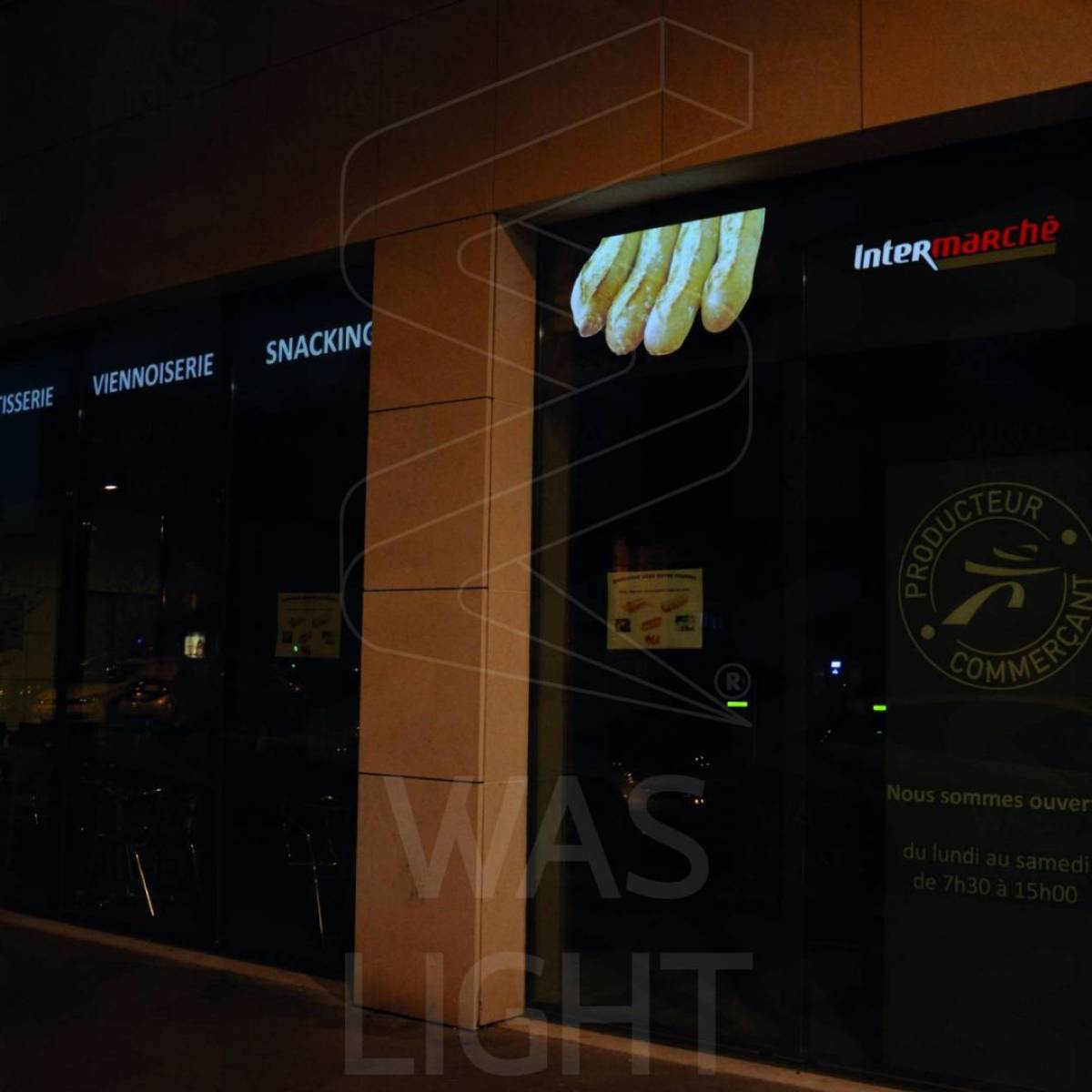 Vitrophanie luminescente pour le point de vente Intermarché à Villeurbanne