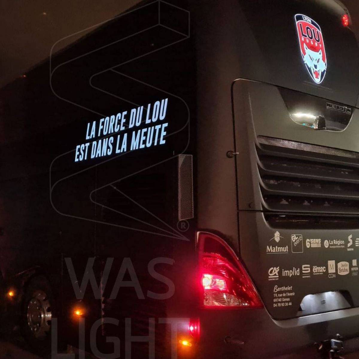 Total covering électroluminescent bus LOU Rugby Lyon