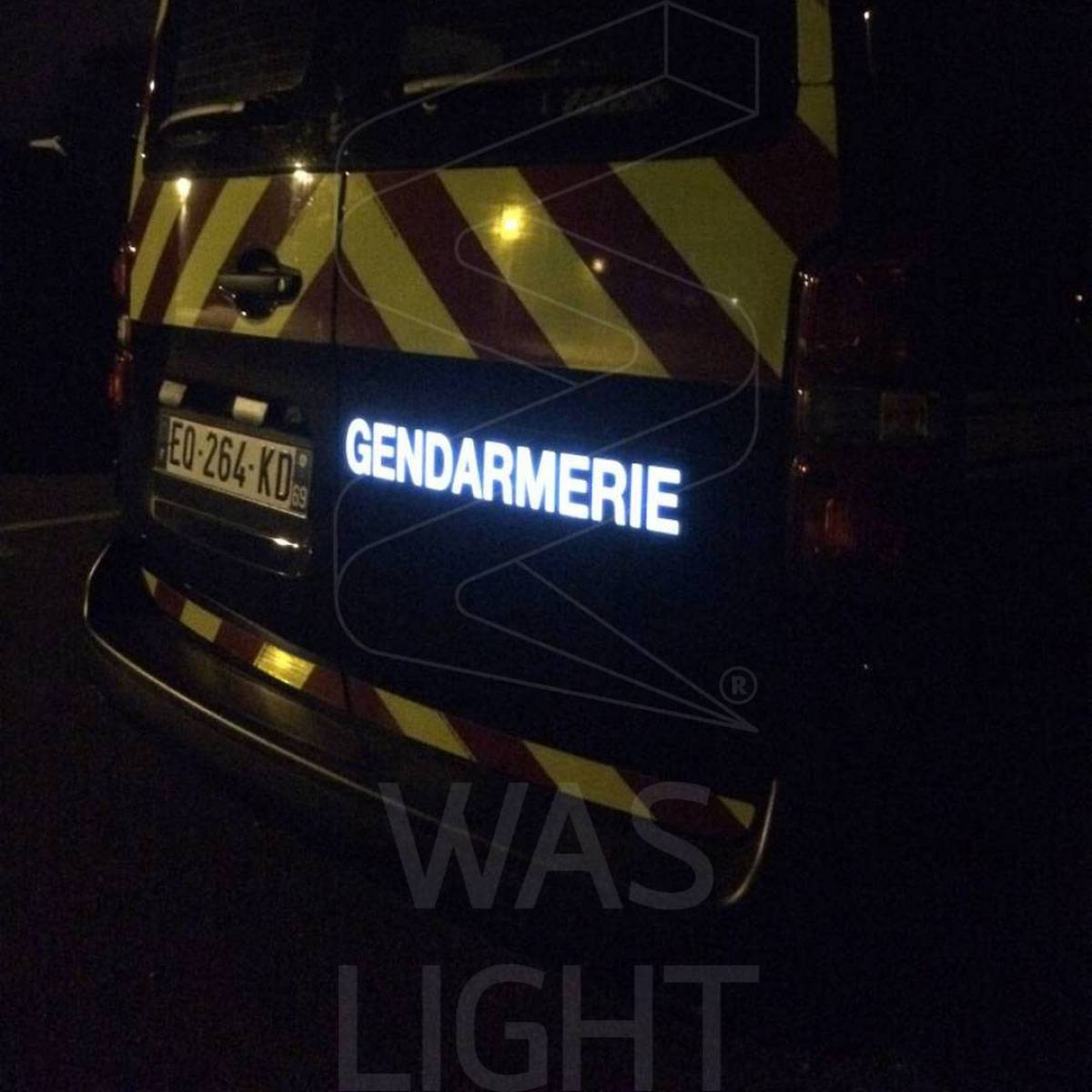 Covering électroluminescent véhicule de gendarmerie