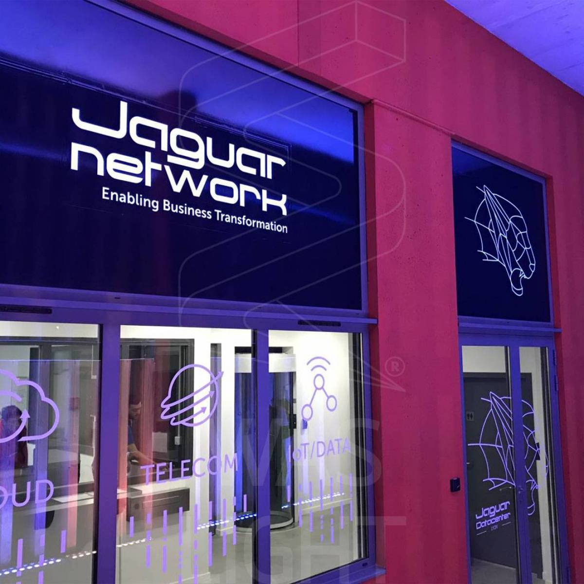 Enseigne électroluminescente Jaguar Network Lyon